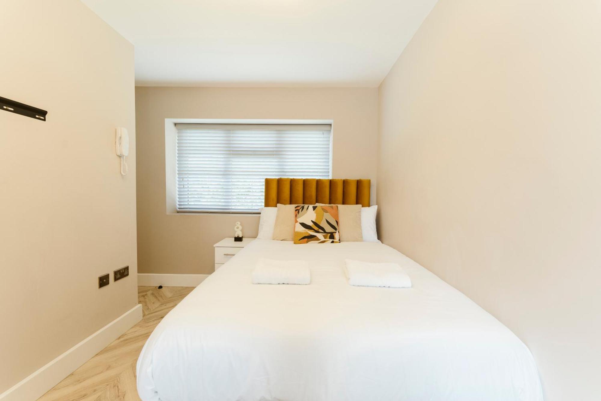 West Drayton Self Contained Studios Exteriör bild