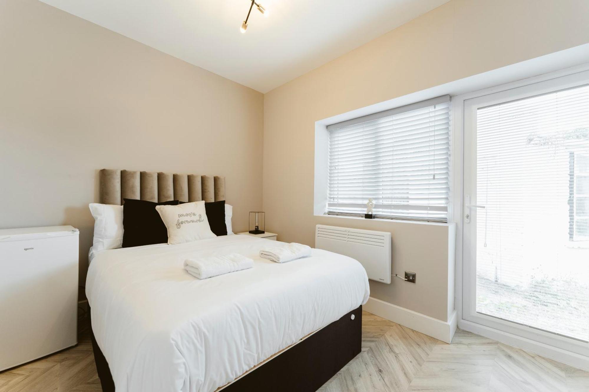 West Drayton Self Contained Studios Exteriör bild